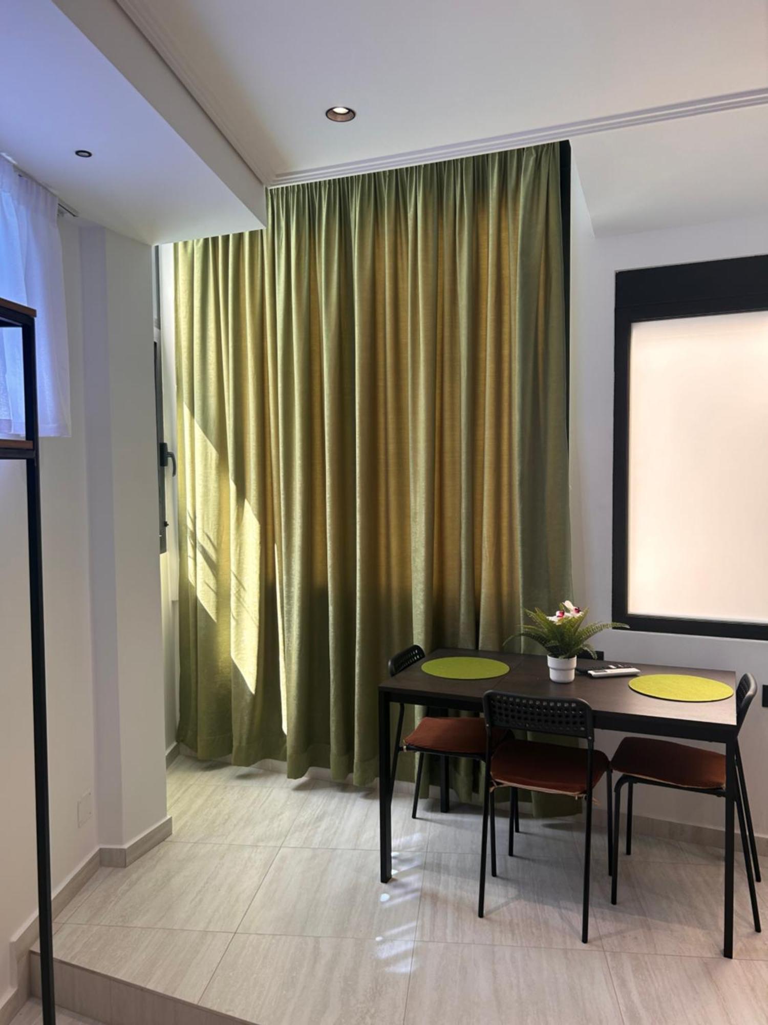 Crown Apartment Sarandë Exterior foto