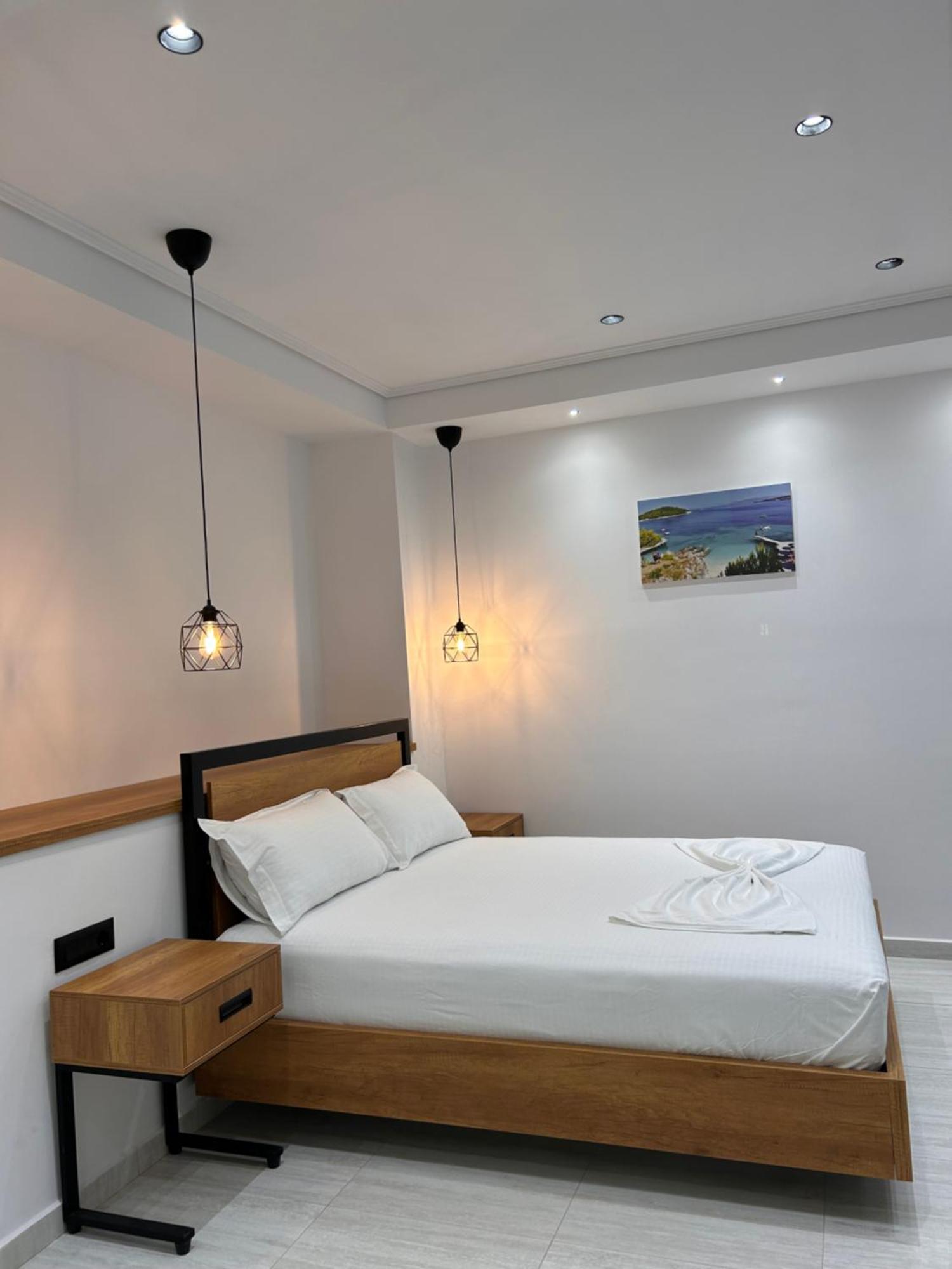 Crown Apartment Sarandë Exterior foto